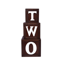 baby and birthday photoshoot apple box prop