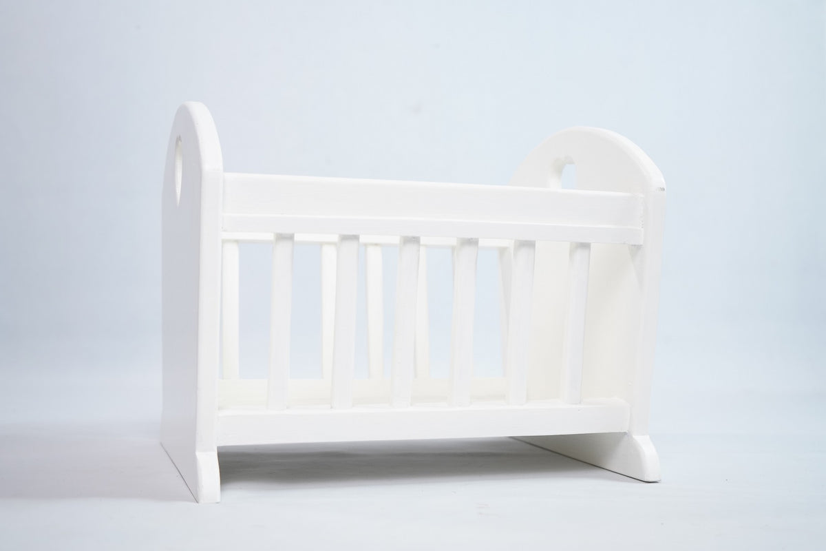 Wooden bassinet cot
